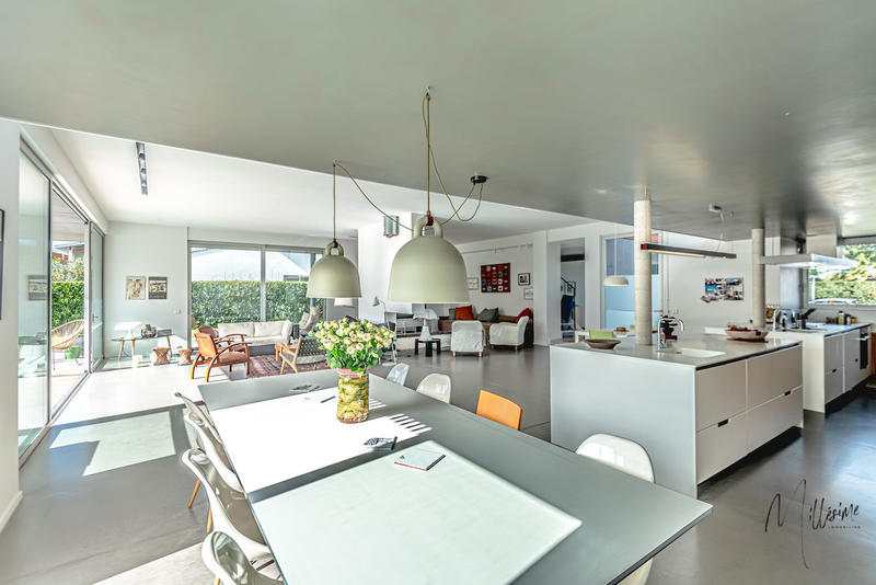 Maison - 290 m² - 6 pièces