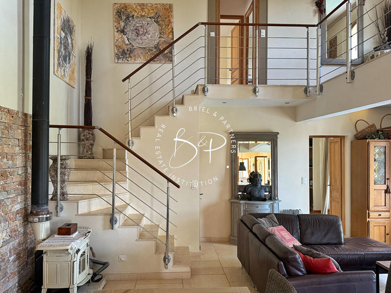 Maison - 209 m² - 8 pièces