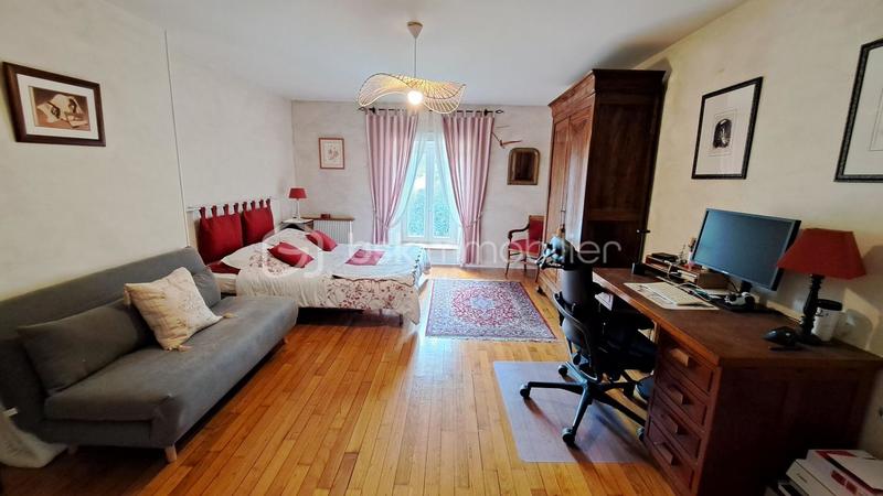 Corps de ferme - 170 m² - 8 pièces