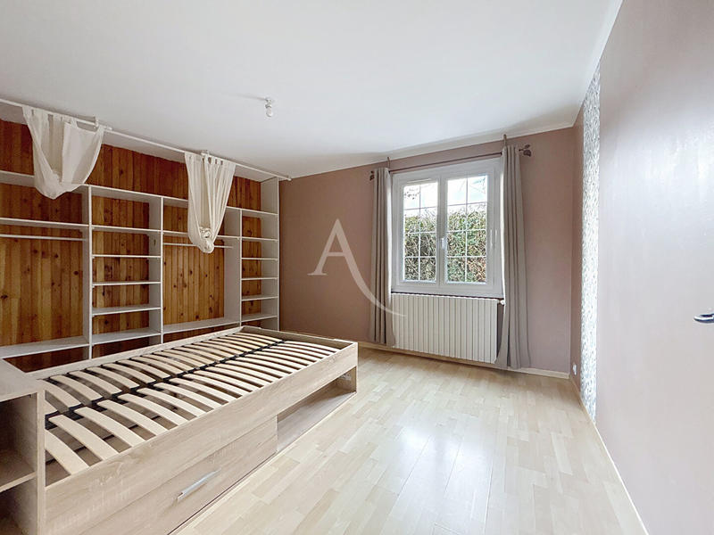 Maison - 137 m² - 6 pièces