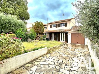 Maison - 99 m² - 5 pièces