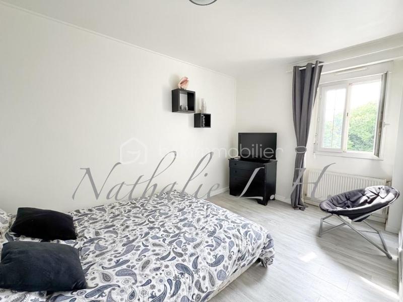 Pavillon - 240 m² - 8 pièces