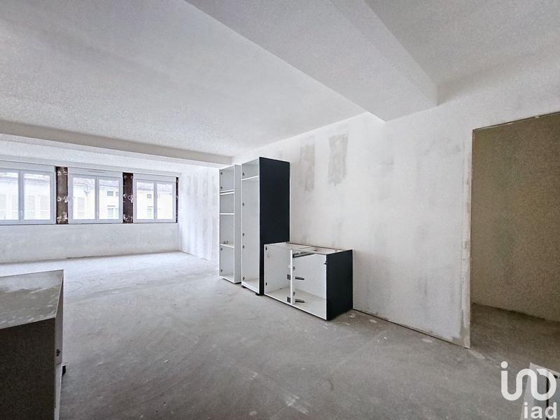 Local commercial - 1 700 m²