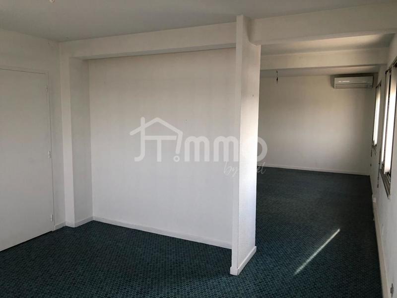 Bureau - 111 m² - 4 pièces