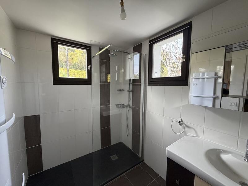 Propriété - 207 m² - 6 pièces