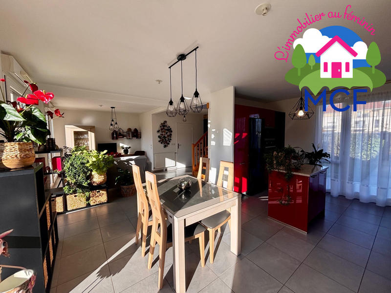 Maison traditionnelle - 88 m² - 4 pièces