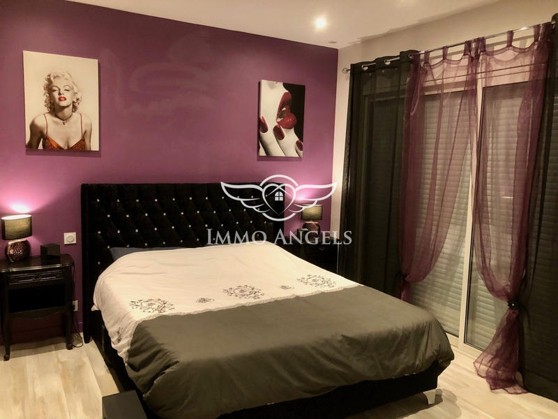 Maison traditionnelle - 163 m² - 8 pièces