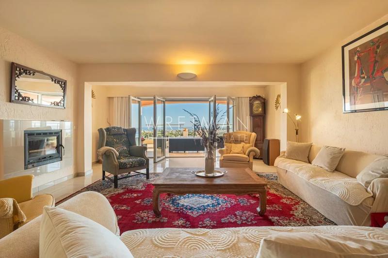 Villa - 318 m² - 13 pièces