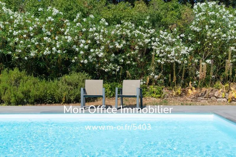 Maison - 185 m² - 8 pièces