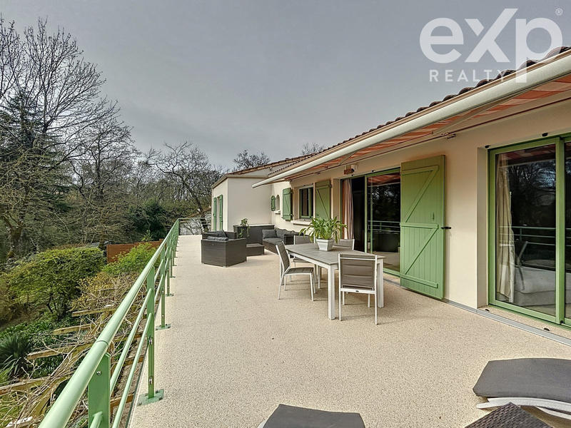 Maison - 177 m² - 5 pièces