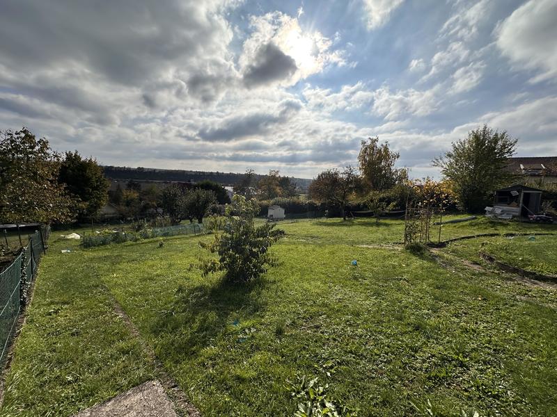 Terrain constructible - 1 000 m²