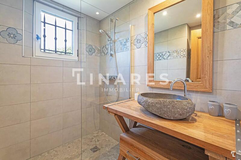 Villa - 220 m² - 7 pièces