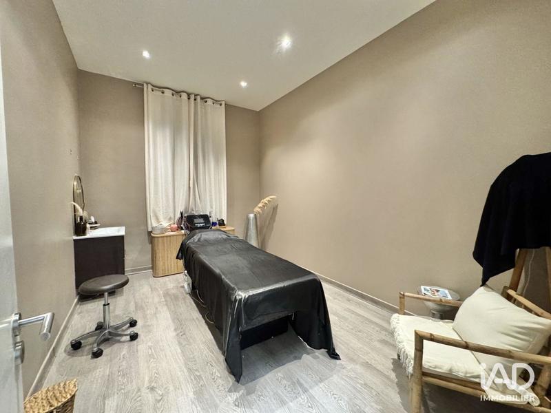 Local commercial - 221 m²