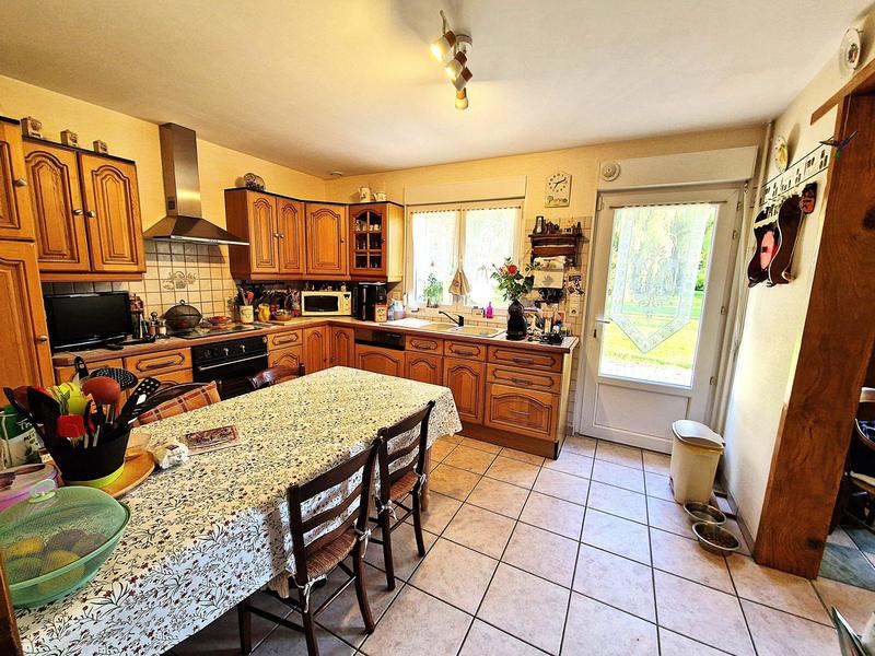 Maison - 180 m² - 7 pièces