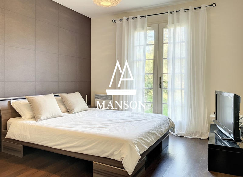 Maison - 180 m² - 6 pièces