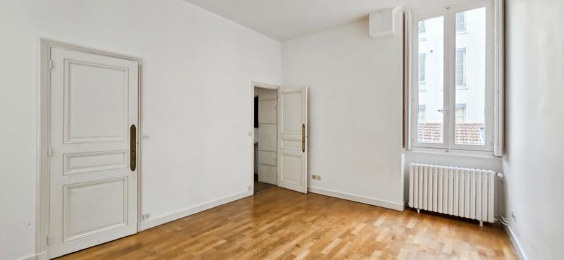 Appartement - 184 m² - 6 pièces