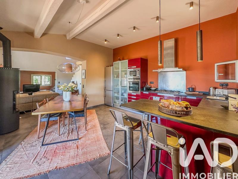 Maison - 182 m² - 7 pièces