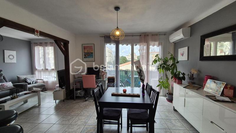 Appartement - 82 m² - 5 pièces