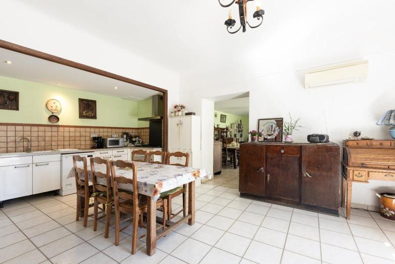 Maison - 252 m² - 5 pièces