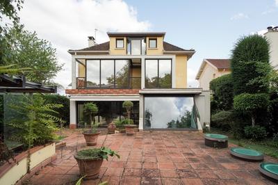 Maison - 181 m² - 5 pièces