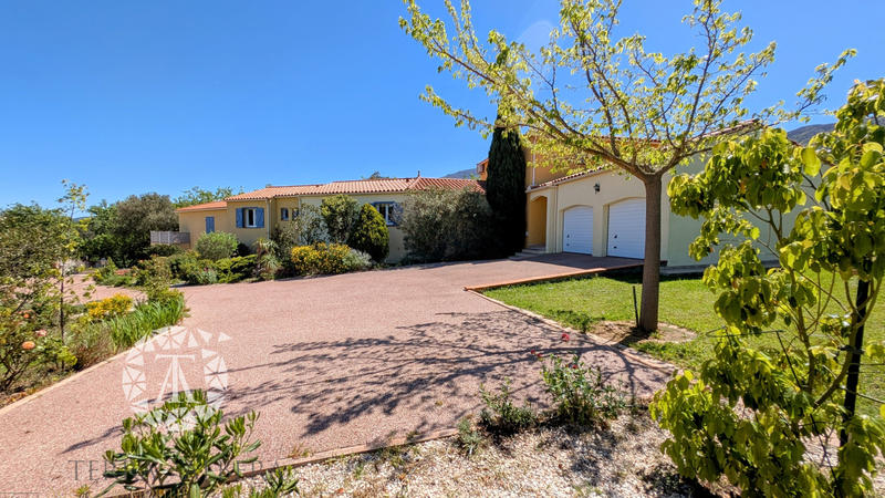 Villa - 220 m² - 7 pièces