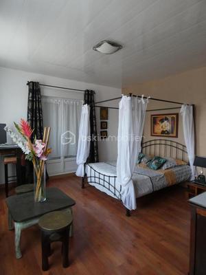 Divers - 453 m² - 14 pièces