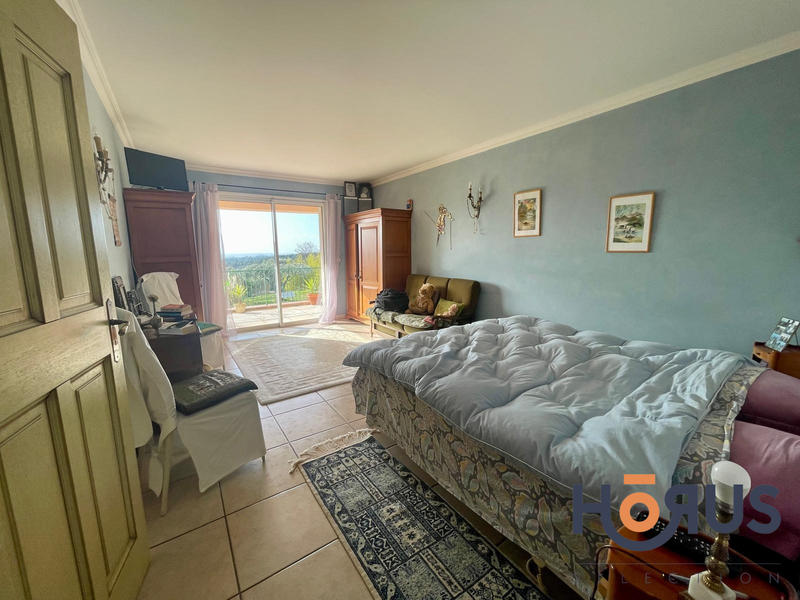 Viager - Villa - 268 m² - 8 pièces