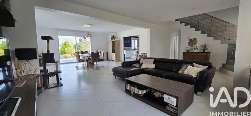 Maison - 180 m² - 7 pièces