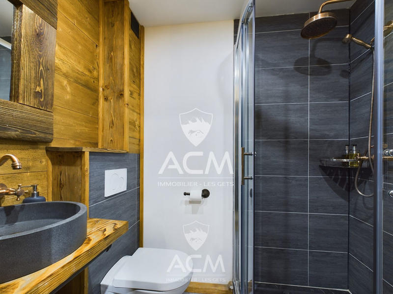 Châlet - 310 m² - 14 pièces