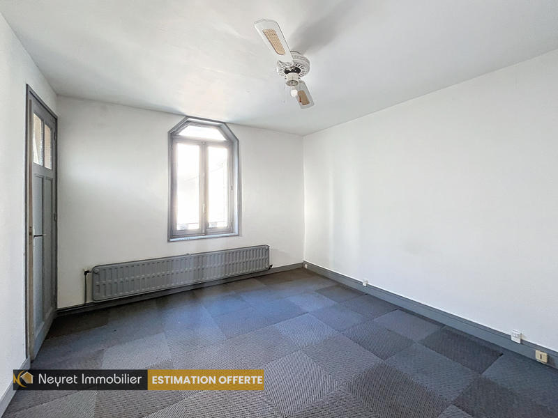 Maison - 220 m² - 7 pièces