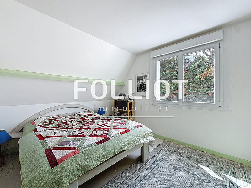 Maison - 180 m² - 8 pièces