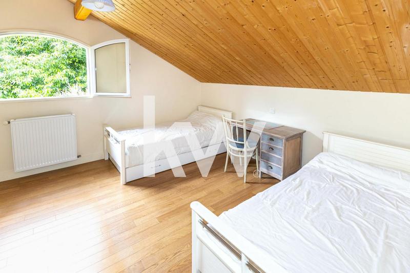 Maison - 287 m² - 8 pièces