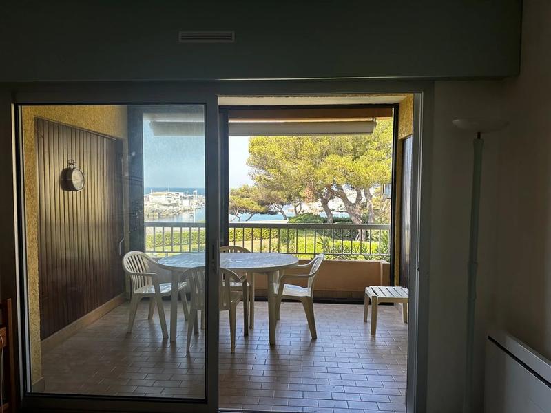 Studio - 30 m² - 1 pièce