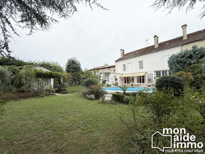 Maison - 266 m² - 7 pièces