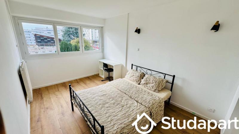 Chambre - 12 m² - 1 pièce