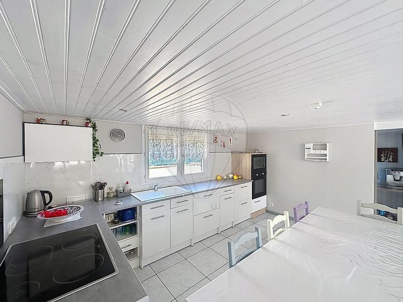 Maison - 171 m² - 7 pièces