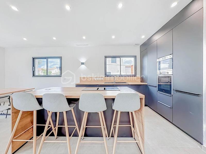 Maison - 140 m² - 5 pièces