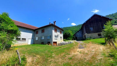 Propriété - 160 m² - 11 pièces