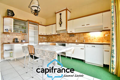 Maison - 215 m² - 9 pièces