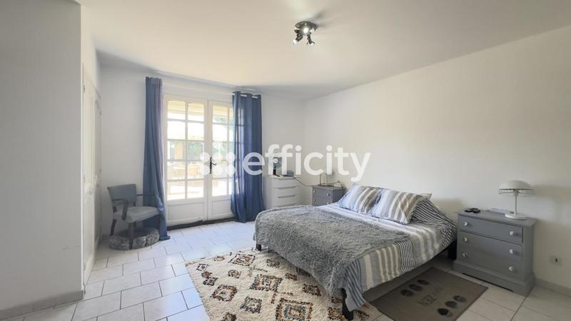 Maison - 461 m² - 10 pièces