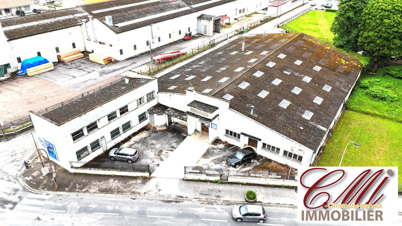 Entrepôt - 1 900 m²