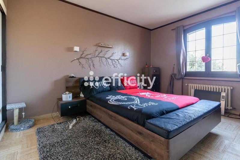 Maison - 328 m² - 8 pièces