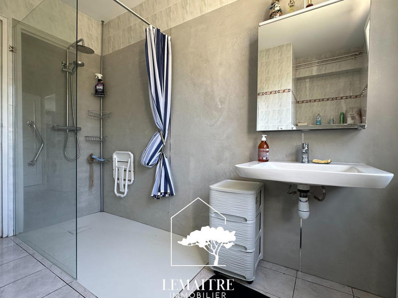 Maison - 288 m² - 10 pièces