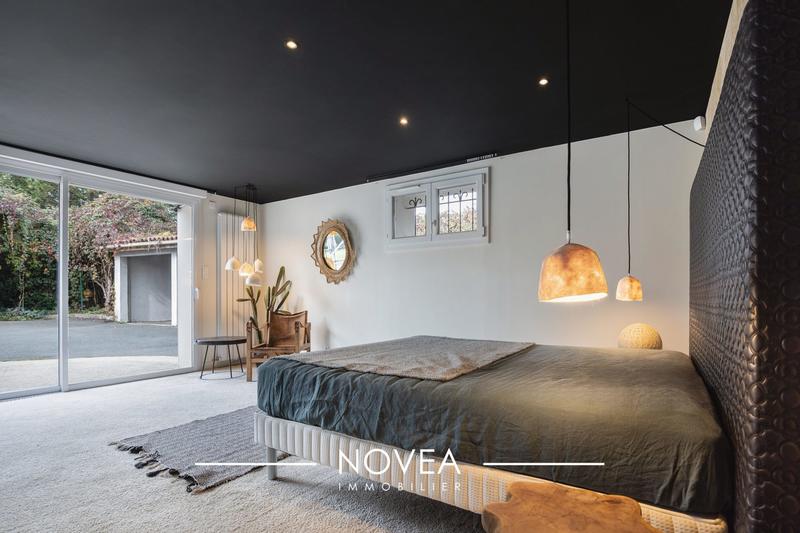 Maison - 296 m² - 8 pièces