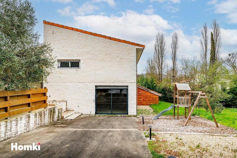 Maison - 140 m² - 5 pièces