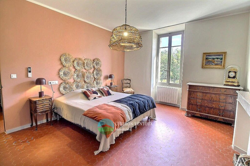 Maison - 195 m² - 7 pièces