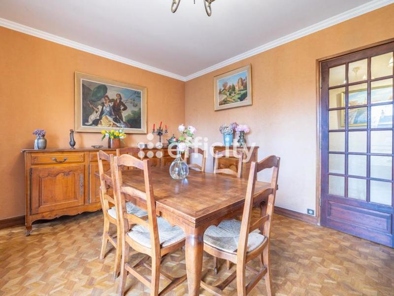 Pavillon - 311 m² - 8 pièces