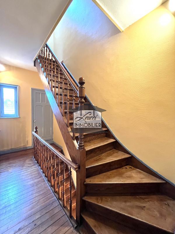 Maison - 210 m² - 10 pièces