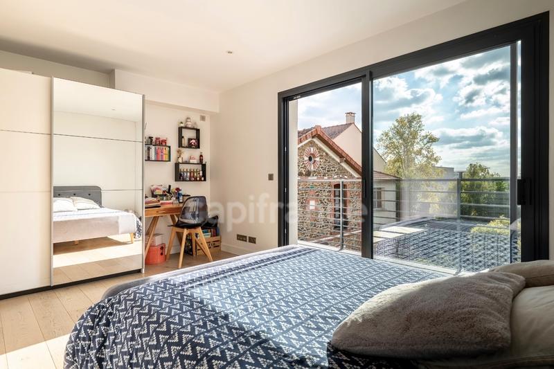 Maison - 215 m² - 6 pièces