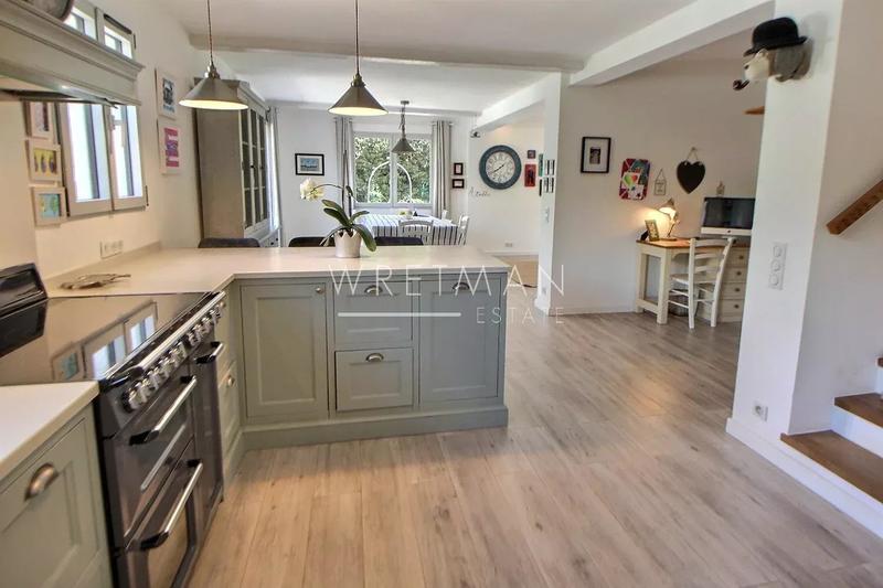 Villa - 218 m² - 7 pièces